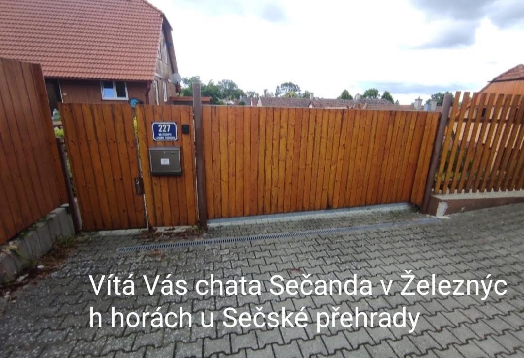 Apartmanova Chata Secanda S Bazenem, U Secske Prehrady 外观 照片